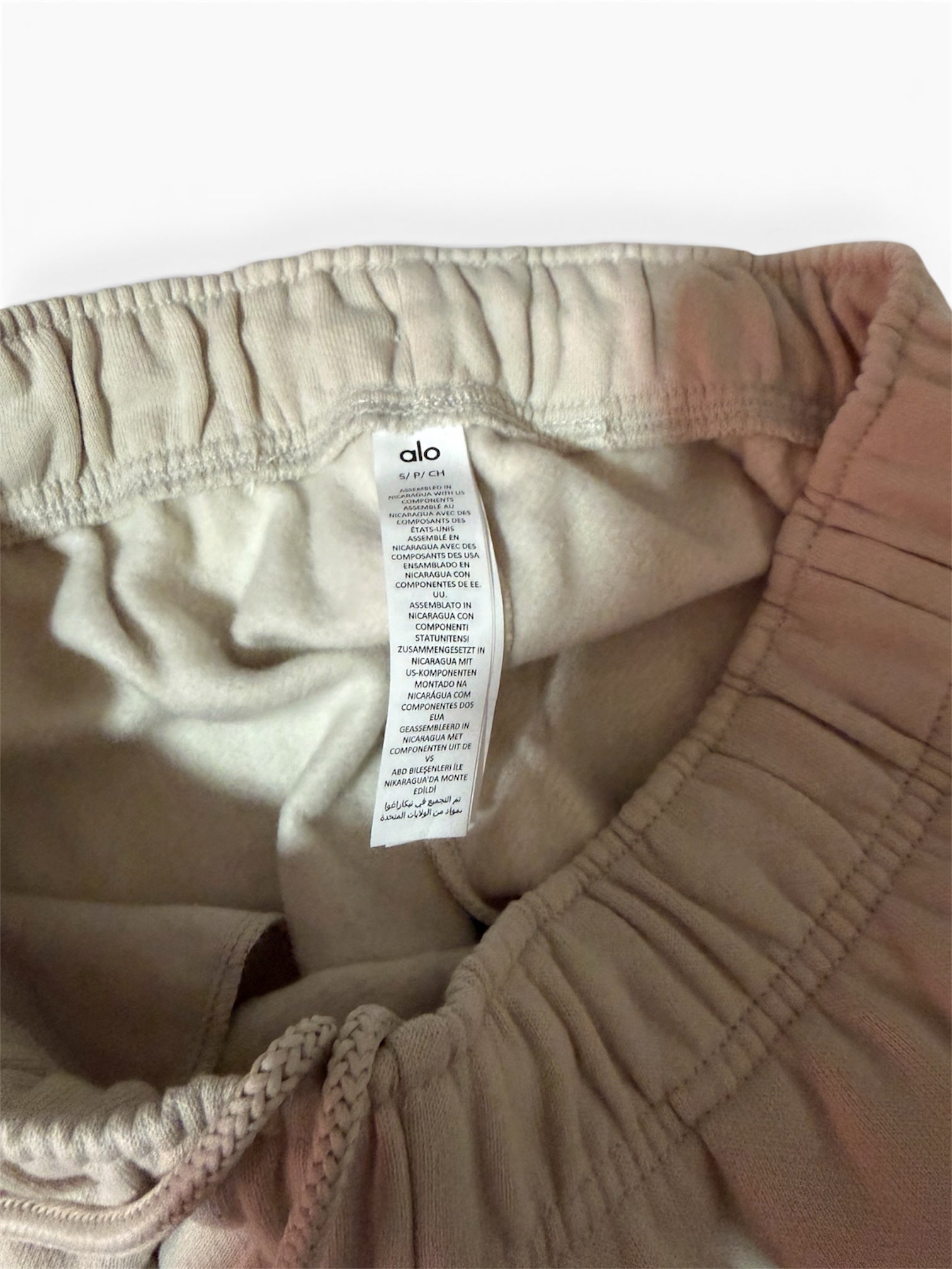 ‘Chill Sweatpant’ by Alo